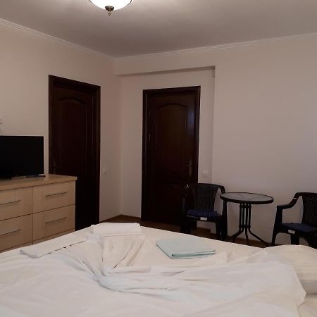 Vila "Livia" Hotell Techirghiol Exteriör bild