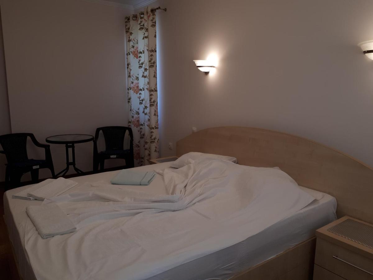 Vila "Livia" Hotell Techirghiol Exteriör bild