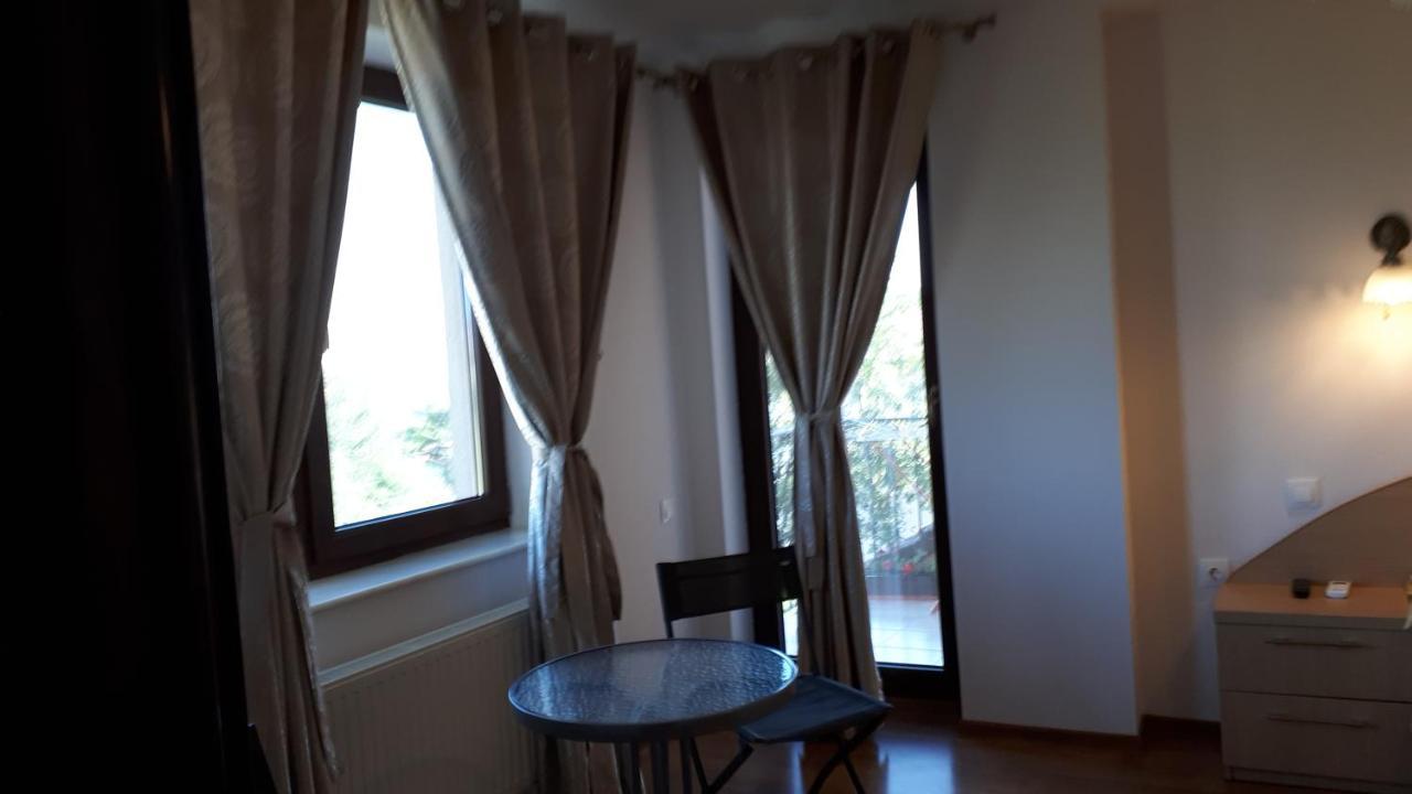 Vila "Livia" Hotell Techirghiol Exteriör bild