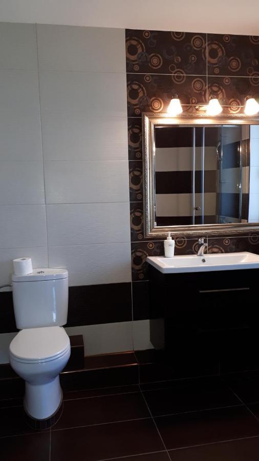 Vila "Livia" Hotell Techirghiol Exteriör bild