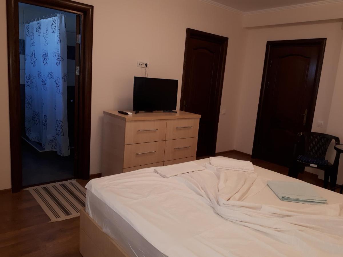 Vila "Livia" Hotell Techirghiol Exteriör bild