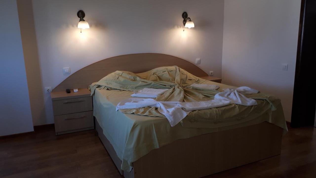 Vila "Livia" Hotell Techirghiol Exteriör bild