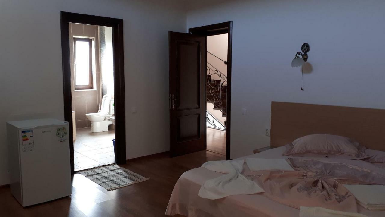 Vila "Livia" Hotell Techirghiol Exteriör bild